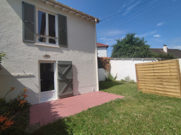 Offres de location Maison de village La Rochette 77000