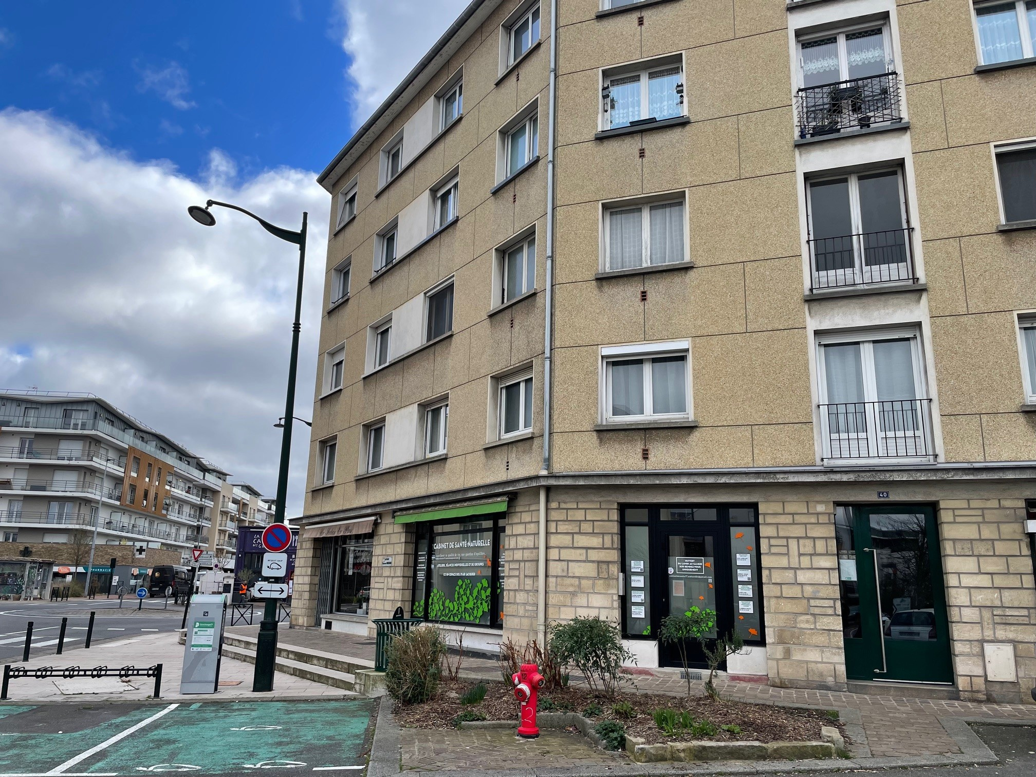 APPARTEMENT F4  A LA ROCHETTE CENTRE VILLE